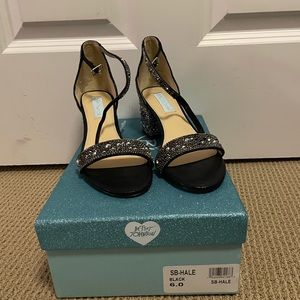 Betsy Johnson black heels